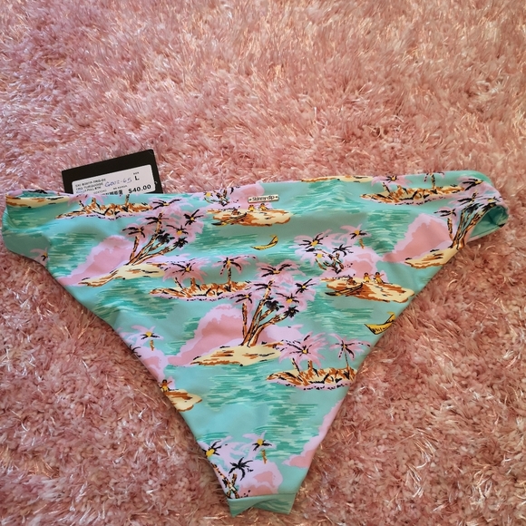 NWT Bikini Bottom 🌸 - Picture 2 of 4